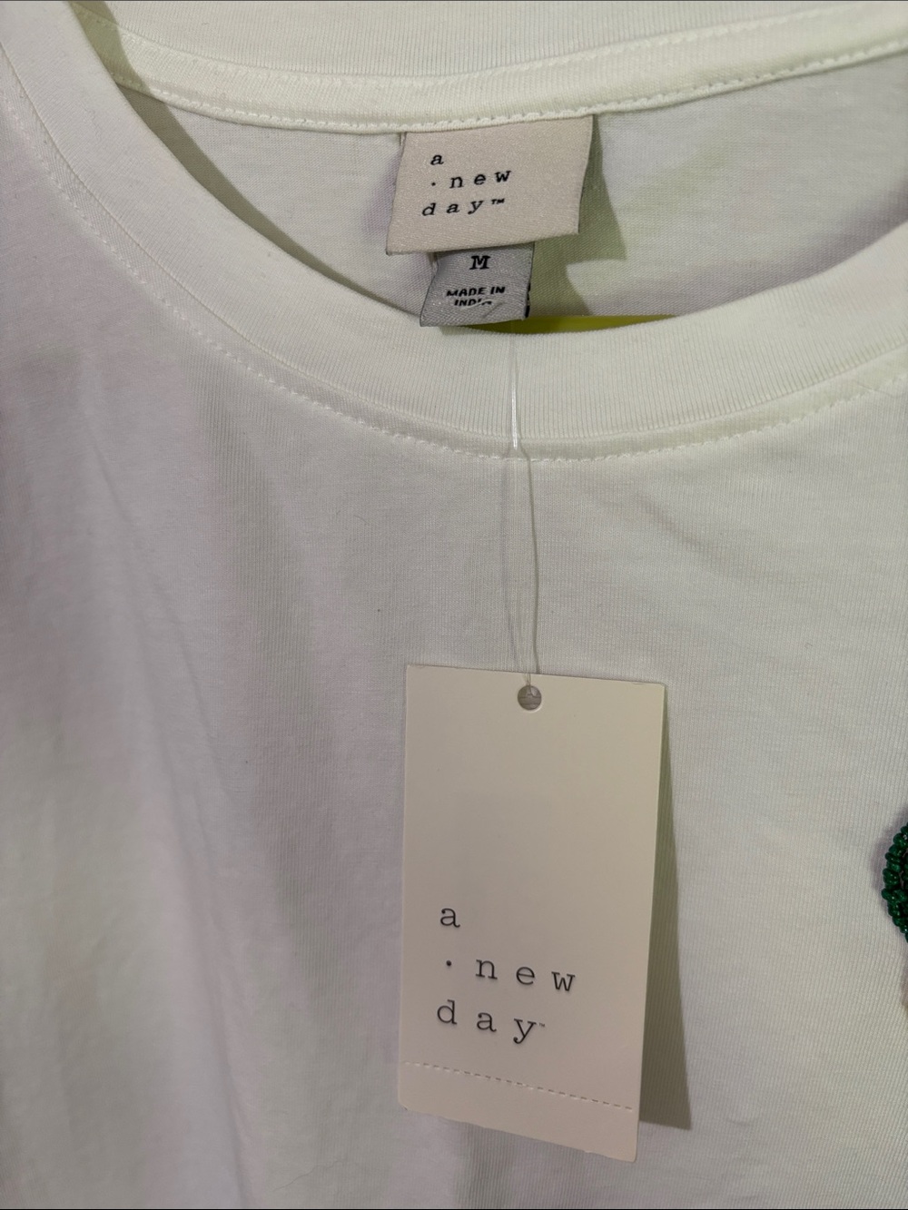 a new day White Tee with Yellow Lemon beaded graphic medium NWT cotton - Picture 3 of 10